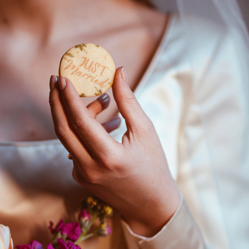 Biscotti personalizzati a tema wedding matrimonio sposi - Idee regalo